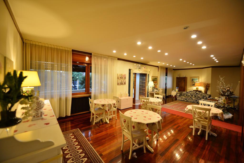 B&B Villa Bianca โซนา ภายนอก รูปภาพ