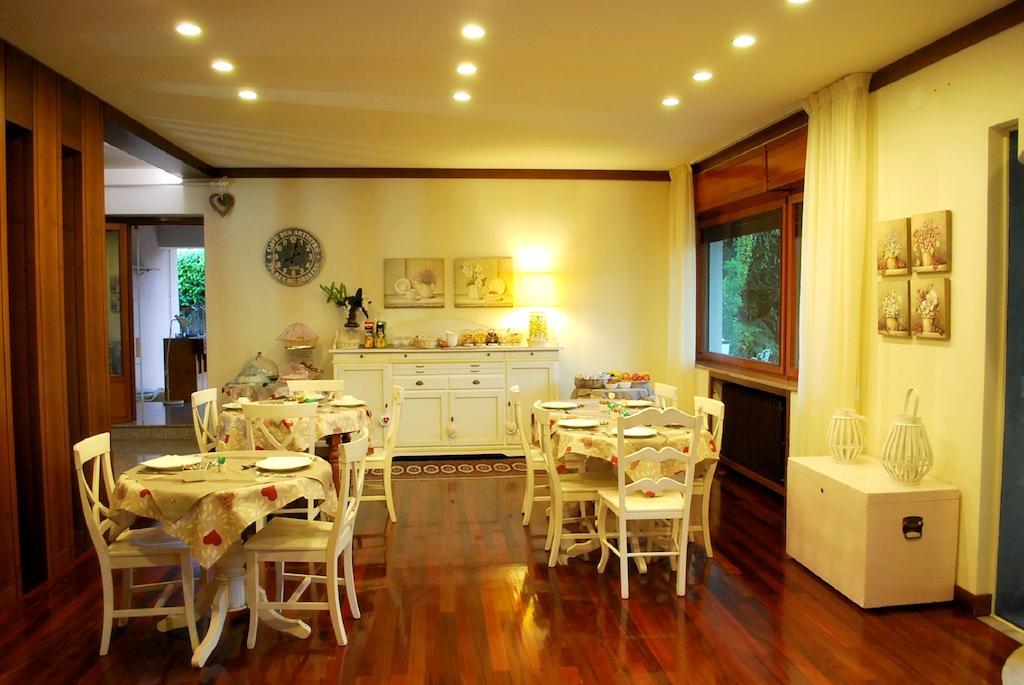 B&B Villa Bianca โซนา ภายนอก รูปภาพ